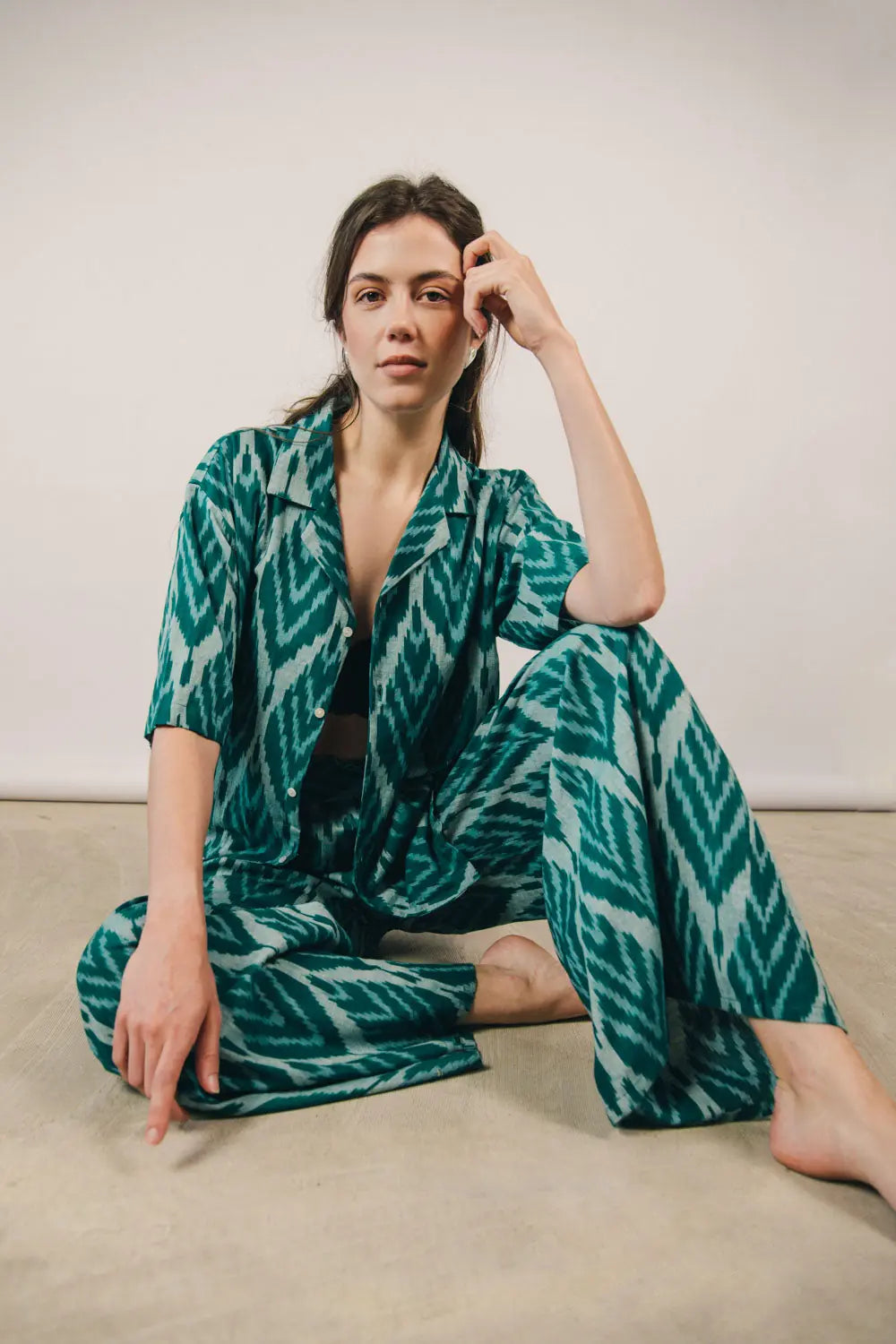 Twinset in groen ikat dessin in katoenen kwaliteit