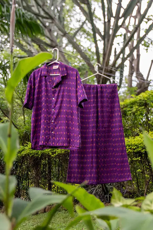 Twinset blouse en broek in katoenen kwaliteit met ikat patroon in paars